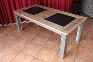 Eettafel met leisteen